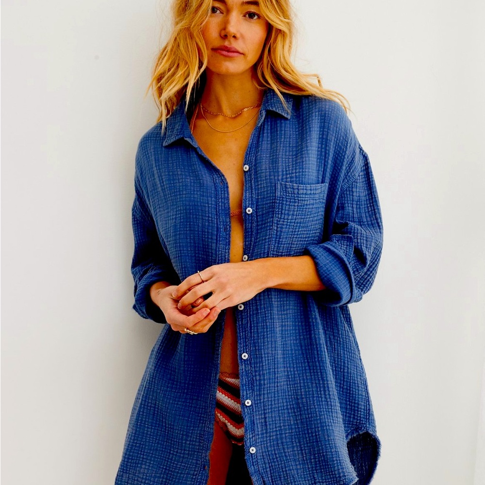 Aerie Pool to Party Cover up shirt